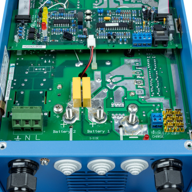 Phoenix Charger 24/25(2+1) 120/240V